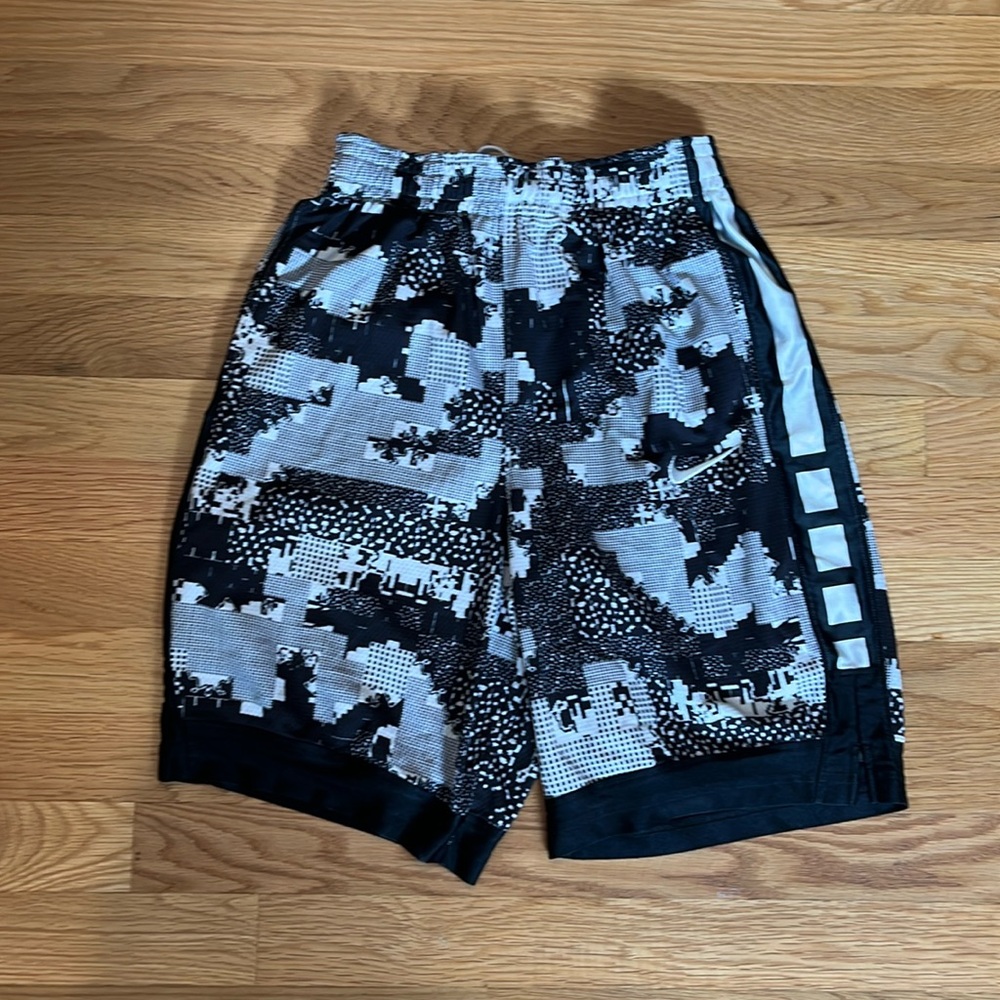 Nike Boys Dri-Fit Shorts, size XL